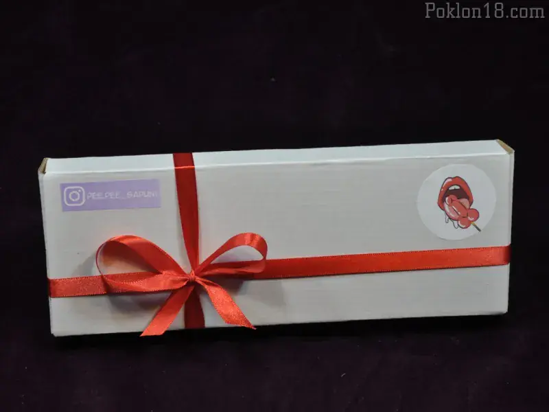 Četiri  mini Penisa na štapiću