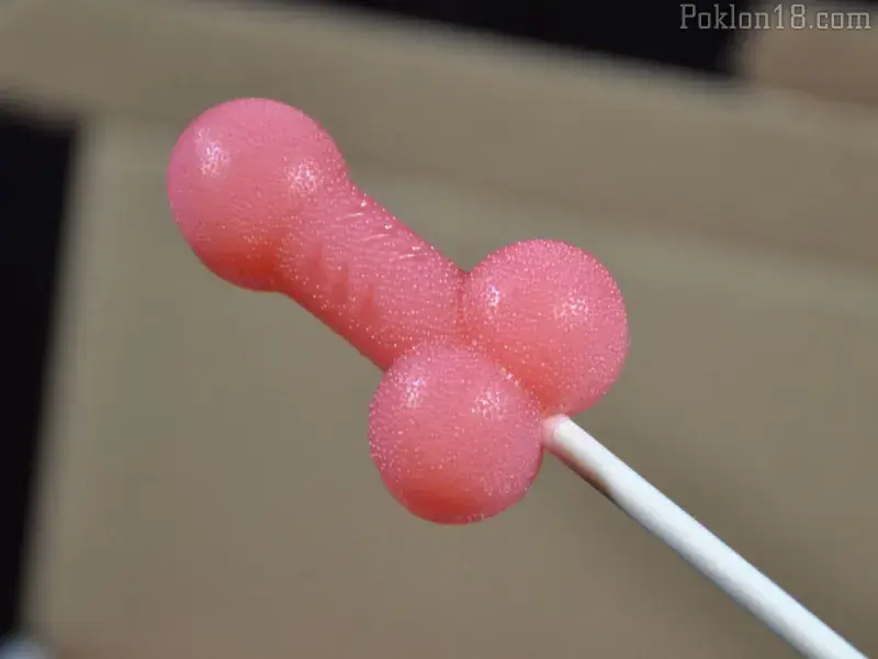 Četiri  mini Penisa na štapiću