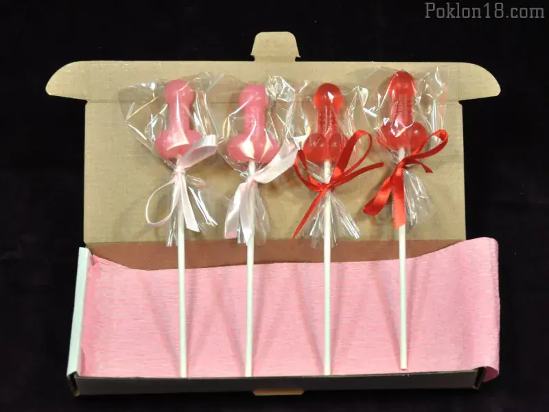 Četiri  mini Penisa na štapiću