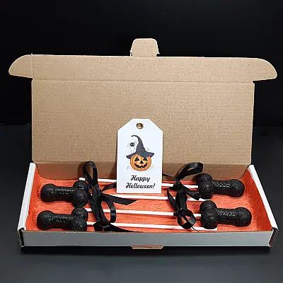 Četiri crna  mini penisa 