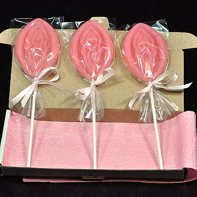 Tri  vagine na štapiću